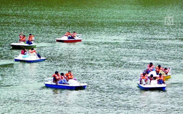 mattupatti dam pedal boating